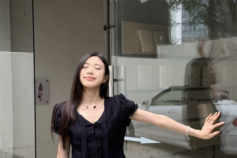 Tie-Neck Short Sleeve Blouse