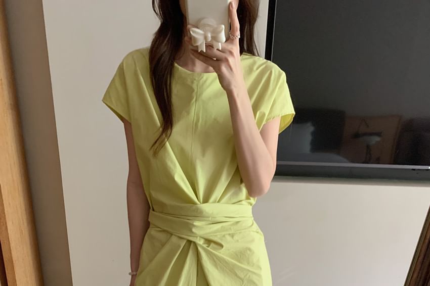 Short-Sleeve Crew Neck Plain Tie Waist Maxi A-Line Dress