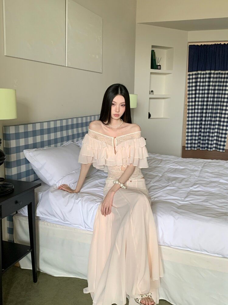 Short Sleeve Off Shoulder Plain Ruffle Tiered Panel Lace Blouse / Mid Rise Maxi A-Line Skirt