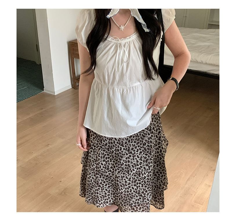 Puff-Sleeve Scoop Neck Plain Lace Trim Blouse