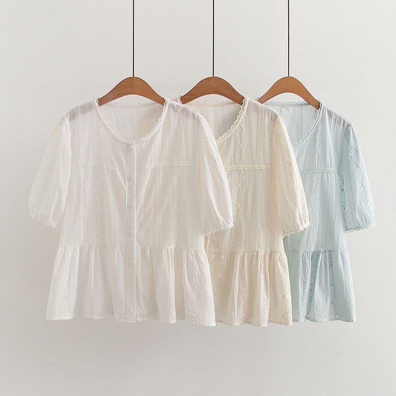 Short-Sleeve U-Neck Plain Crop Blouse