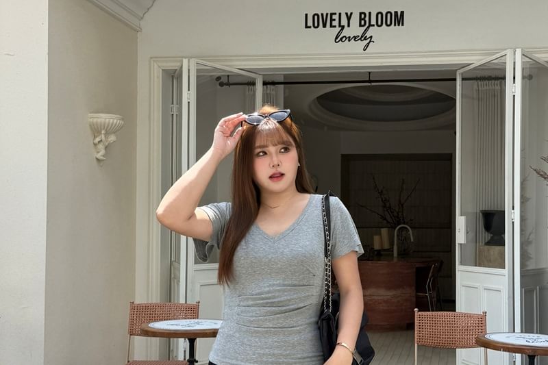 Plus Size Mid Rise Mini Pencil Skirt