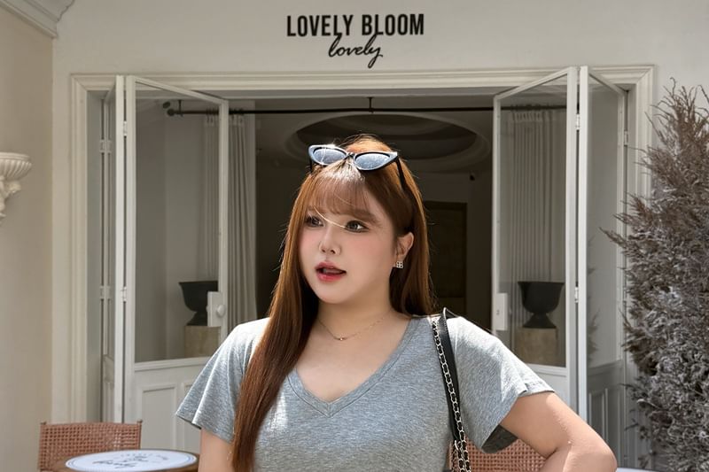 Plus Size Mid Rise Mini Pencil Skirt