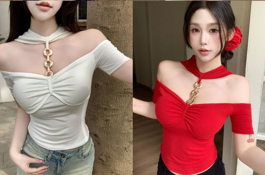 Short-Sleeve Halter Neck Chained Crop Top Off-Shoulder