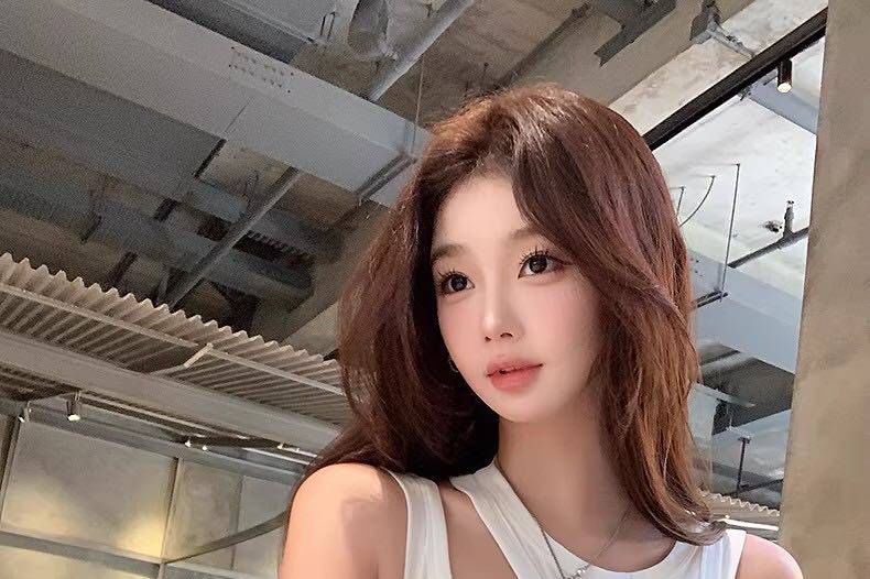 Asymmetric Cutout Padded Crop Tank Top Plain