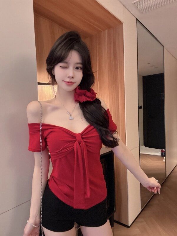 Short-Sleeve V-Neck Ruched Padded T-Shirt Plain