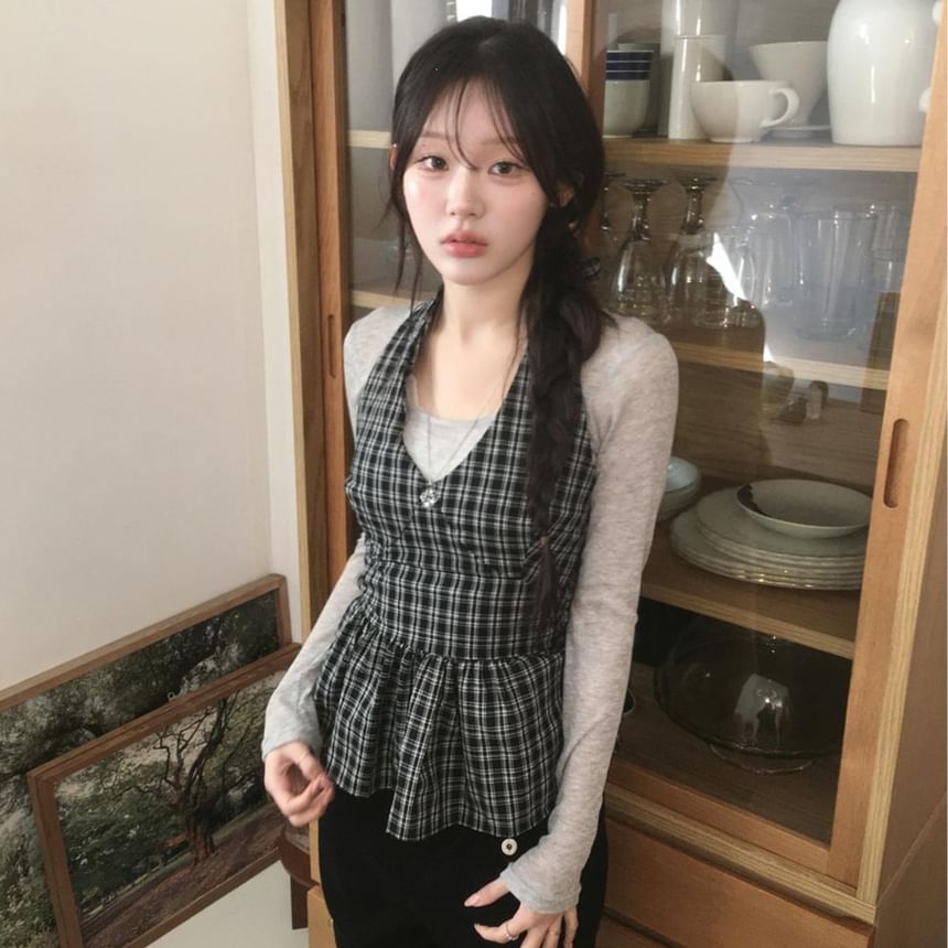 Halter V-Neck Plaid Peplum Top