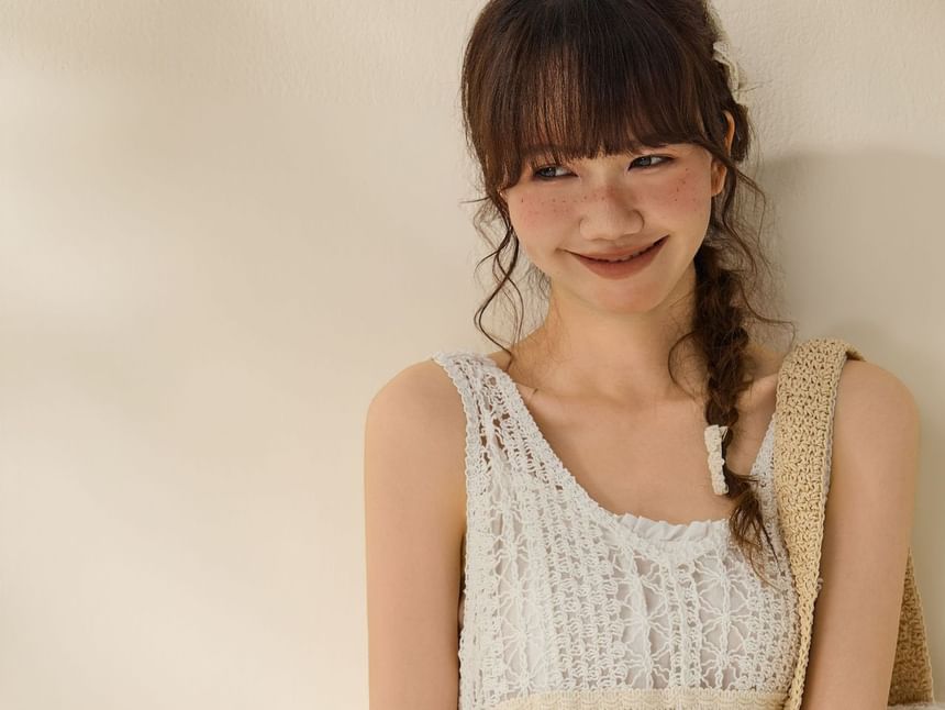 V-Neck Crochet Lace Tasseled Sleeveless Top