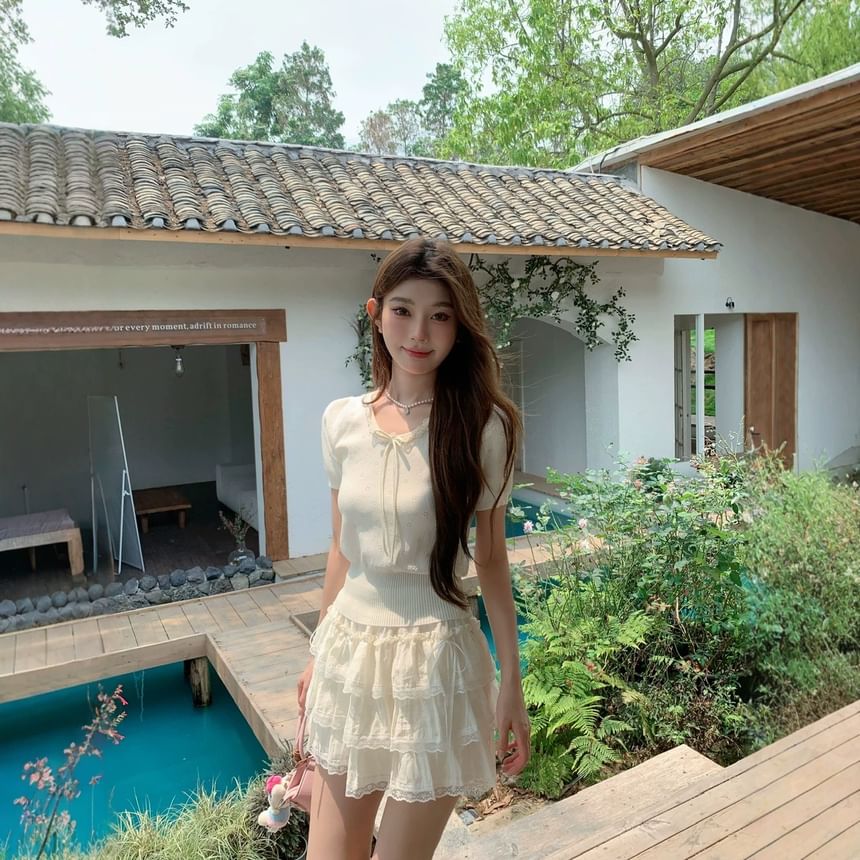 Short Sleeve Plain Slim-Fit Knit Top / High Waist Lace-Trim Mini Tiered Skirt