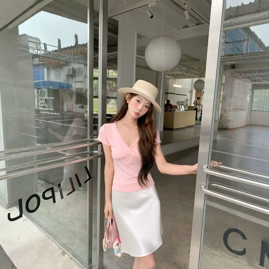 Short Sleeve V-Neck Plain Slim-Fit T-Shirt / High Waist Satin Mini Skirt
