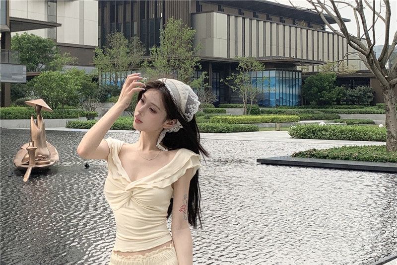 Cap-Sleeve V-Neck Plain Ruffle Trim Crop Top / Mid Rise Plain Maxi A-Line Skirt