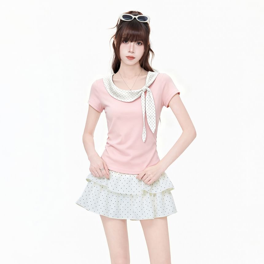 Polka Dot Knotted Fitted Tee with Short Sleeves