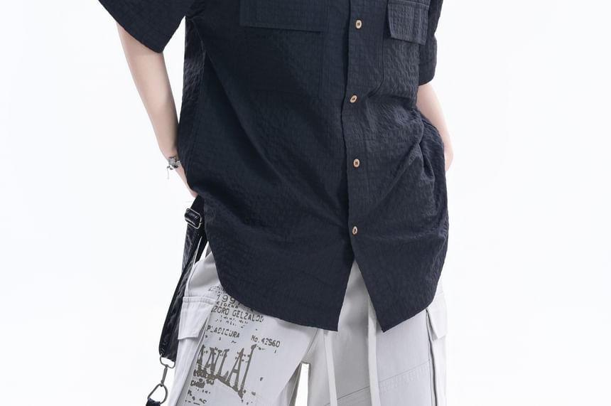 Collared Textured Button-Up Short-Sleeve Shirt