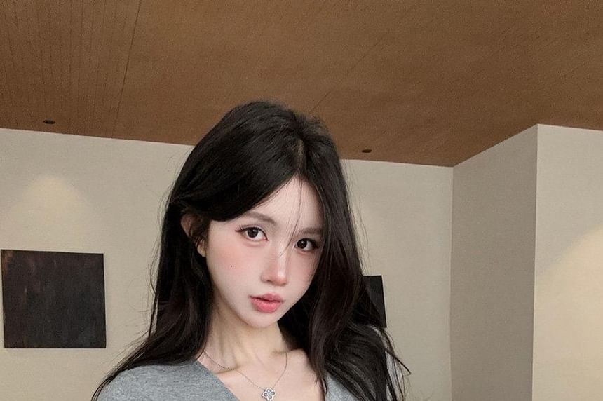 Short-Sleeve V-Neck Striped Panel Knot Detail T-Shirt