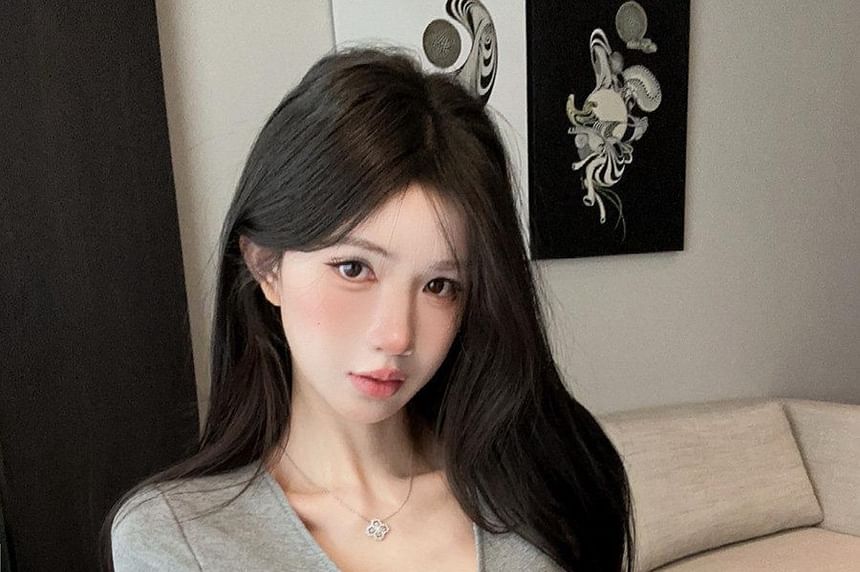 Short-Sleeve V-Neck Striped Panel Knot Detail T-Shirt