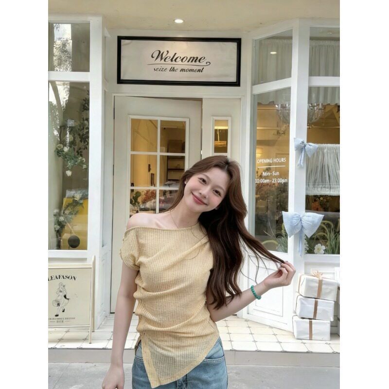 Cold Shoulder Asymmetric Short Sleeve Slim Top