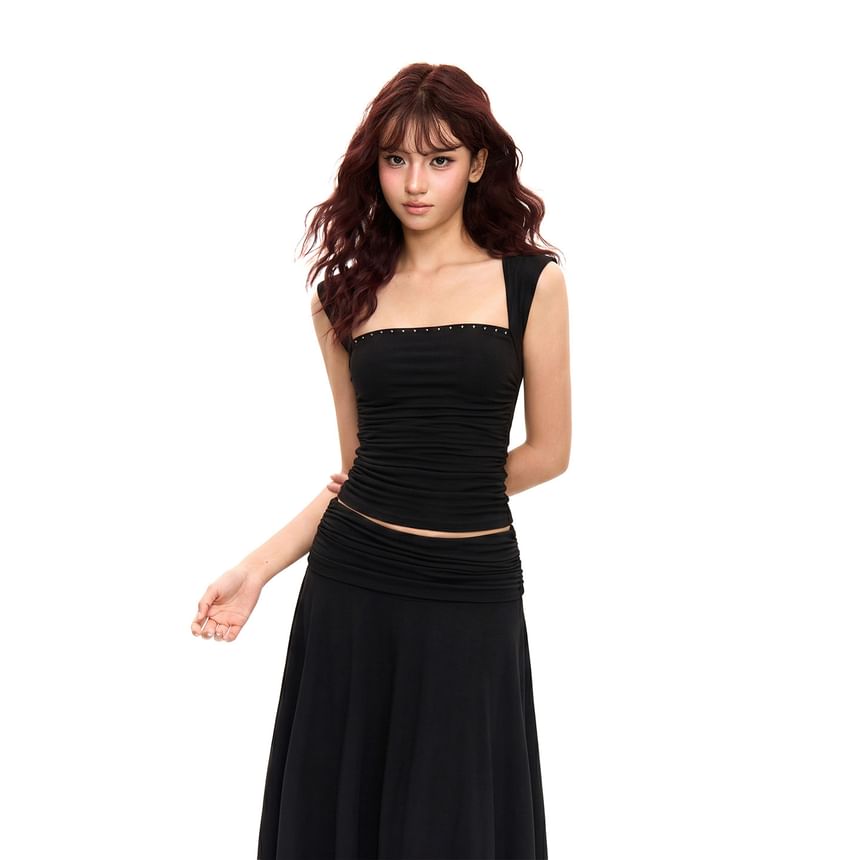 Cap-Sleeve Queen Anne Neckline Plain Crop Top