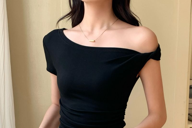 Short Sleeve Cold Shoulder Plain Twisted Slim Fit Tee