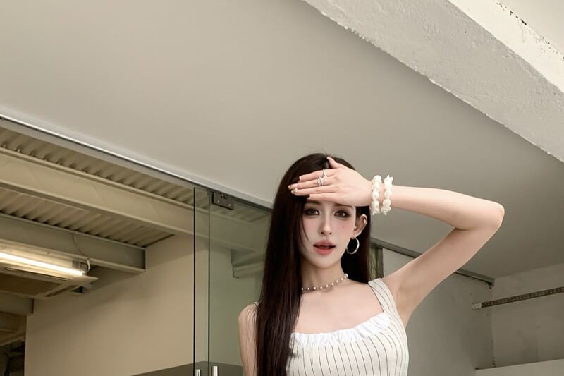 Set: Square Neck Patterned Ruffle Panel Crop Camisole Top + Mid Rise Pleated Mini A-Line Skirt