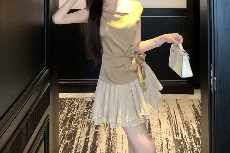 Sleeveless Asymmetrical Neck Plain Tie-Waist Satin Top / High Waist Plain Lace Trim Mini A-Line Skirt