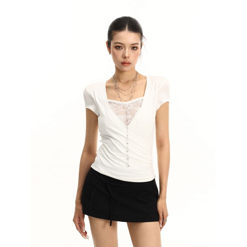 Mock Two-Piece Short-Sleeve V-Neck Lace Panel Ruched Slim Fit T-Shirt