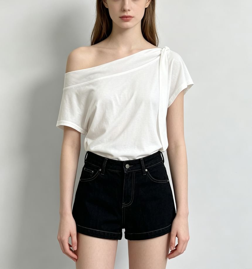 Cold Shoulder Knotted Plain Slim-Fit Short Sleeve T-Shirt