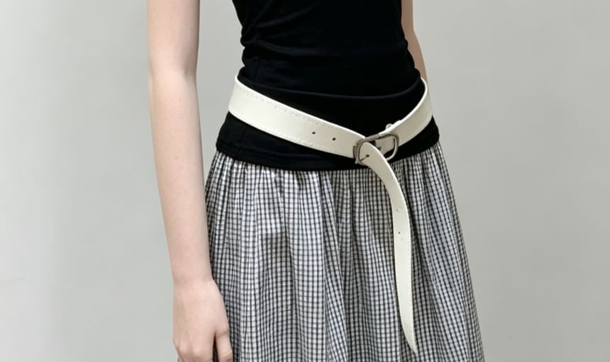 Cold Shoulder Twisted Strap Plain Slim-Fit T-Shirt