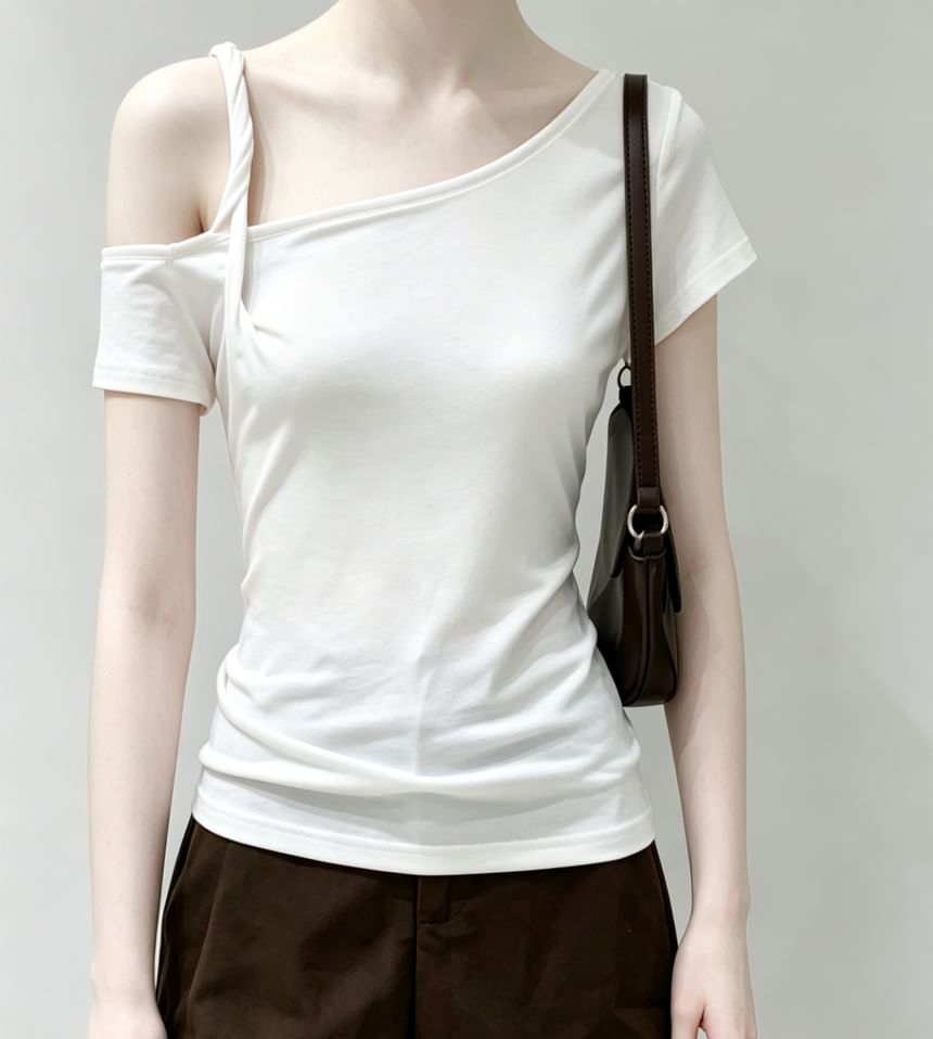 Cold Shoulder Twisted Strap Plain Slim-Fit T-Shirt