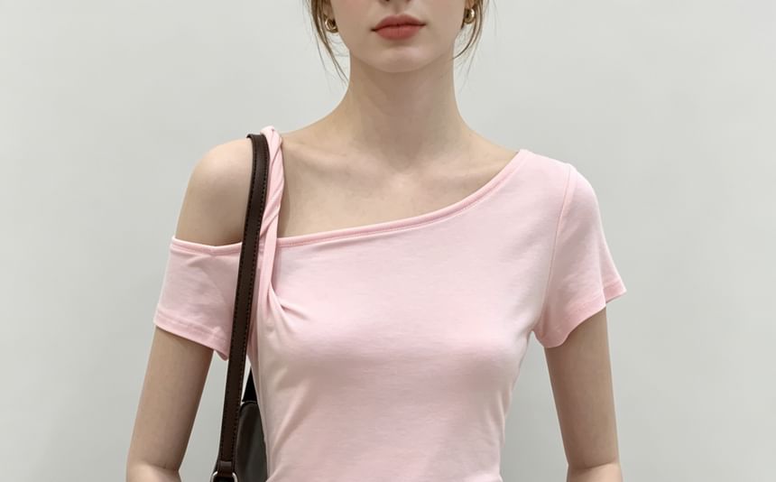 Twisted Strap Cold-Shoulder Slim Tee