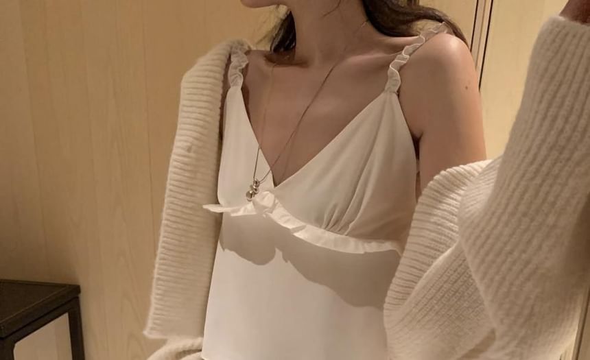 V-Neck Sleeveless Ruffle Trim Plain Top