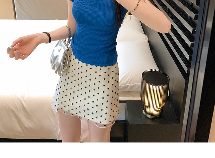 Ribbed Knit Scoop Neck Tee with Short Sleeves