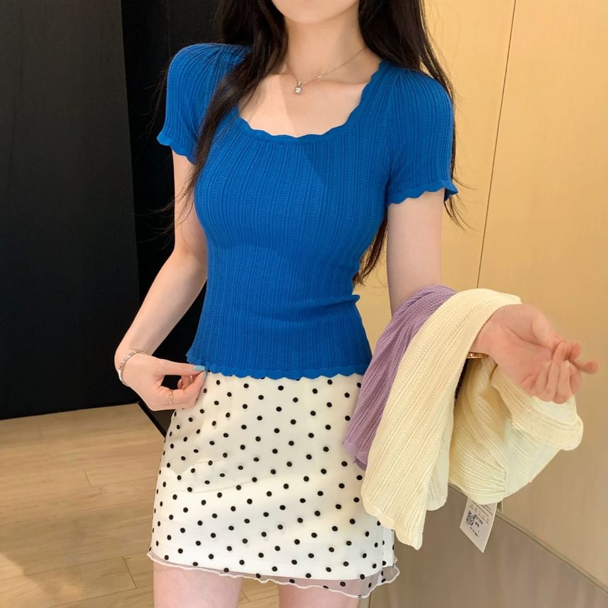 Ribbed Knit Scoop Neck Tee with Short Sleeves
