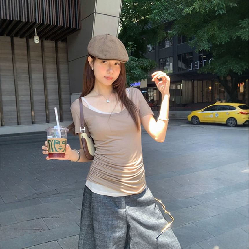 Ruched Scoop Neck Short Sleeve Tee
