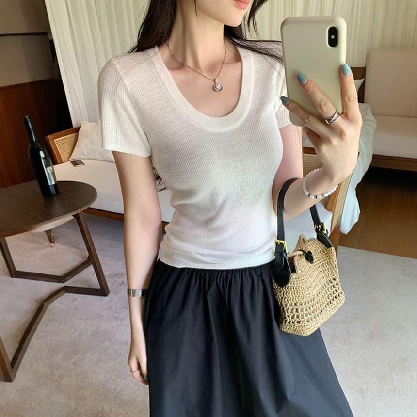 Ribbed Knit Round Neck Short Sleeve Top