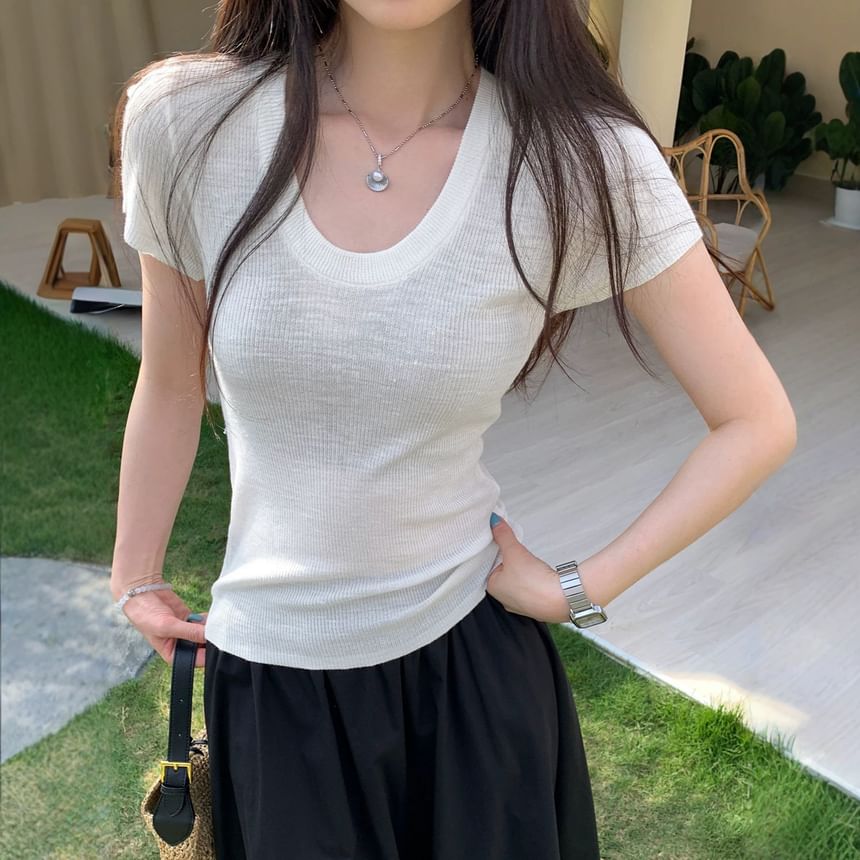 Ribbed Knit Round Neck Short Sleeve Top