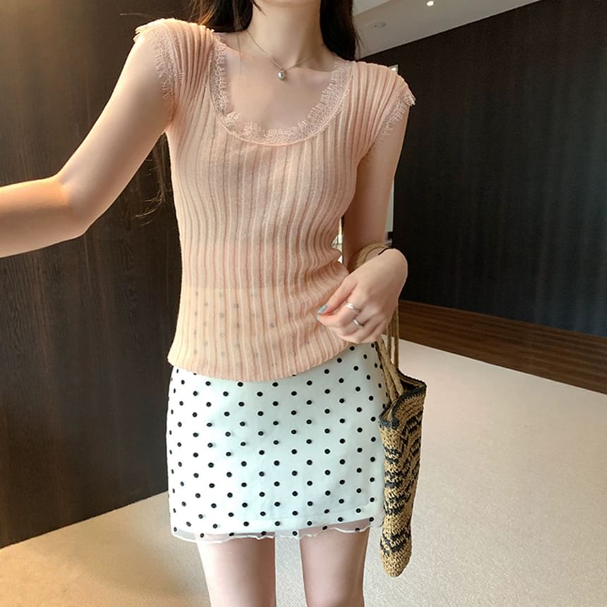 Lace Trim Knit Scoop Neck Sleeveless Top
