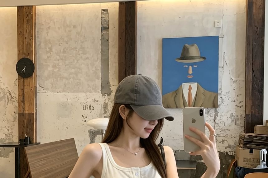 Scoop Neck Slim Fit Tank Top