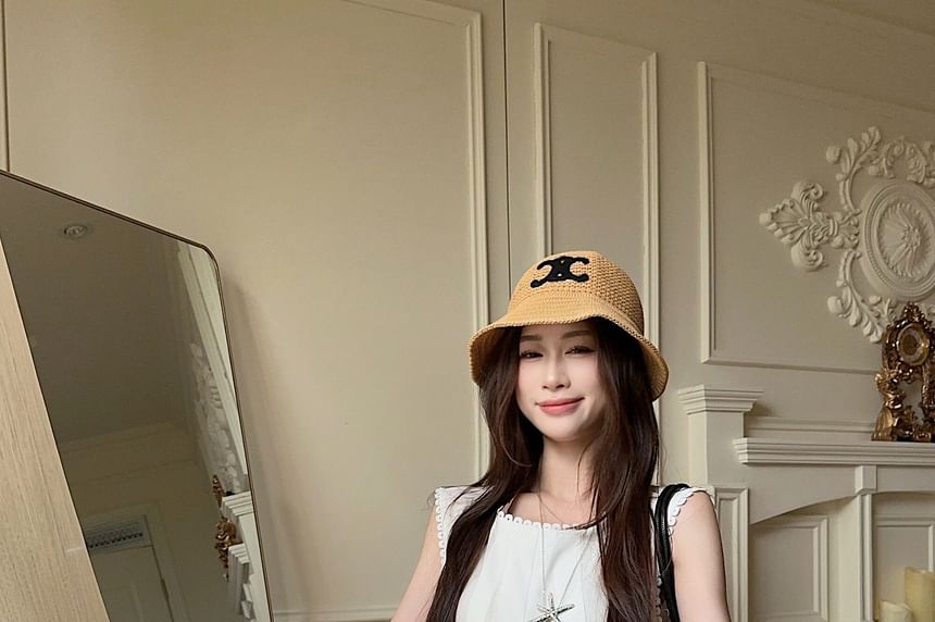 Sleeveless Tie-Side Plain Blouse