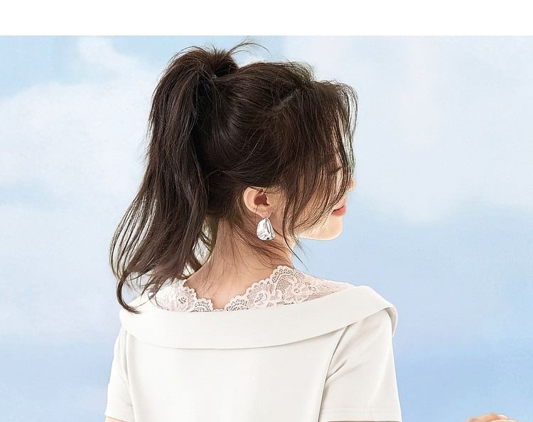 Knotted Panel Lace V-Neck Short Sleeve Top