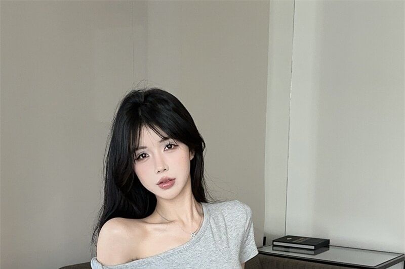 Ruched One-Shoulder Short Sleeve Top