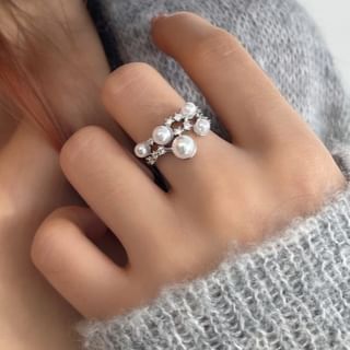 Pearl Faux Ring