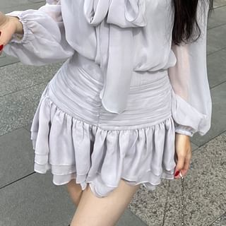 Puff-Sleeve / Cami A-Line Blouse Tie-Neck Rise Skirt Mini High Set Top Plain