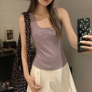 Top Slim Neck Tank Lettering Fit Scoop