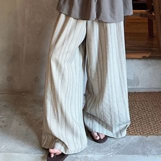 Plain Frill Tie-Front Buttoned V-Neck Sleeveless Top / Striped Wide-Leg Pants