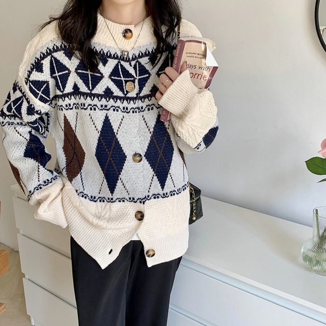 Loose-Fit Cardigan Pattern