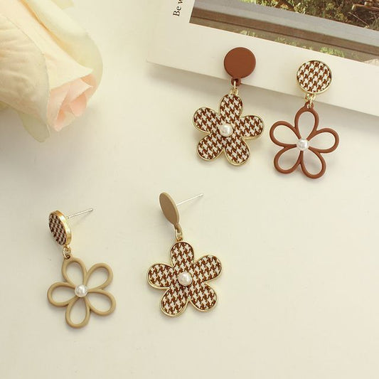 Dangle Houndstooth Asymmetrical Alloy Floral Earring