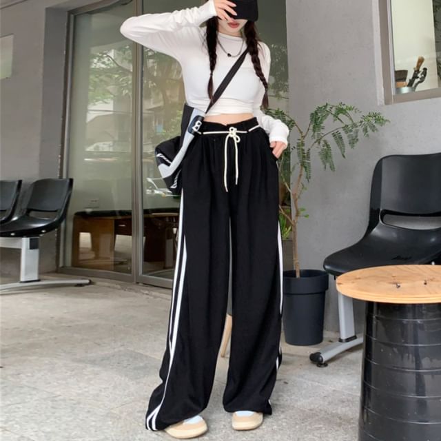 Striped Plain Crop Leg Drawstring Cutout Tee Neck Waist / Long-Sleeve Round Wide Sweatpants