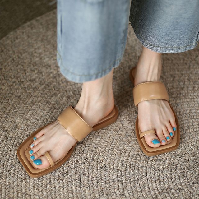 Loop Slide Flat Sandals Toe
