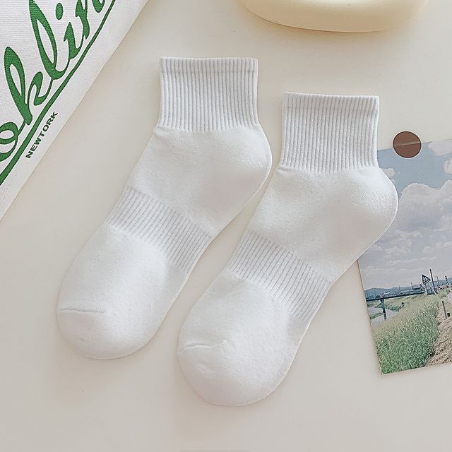 Set of 3 Pairs: Plain Ribbed Socks