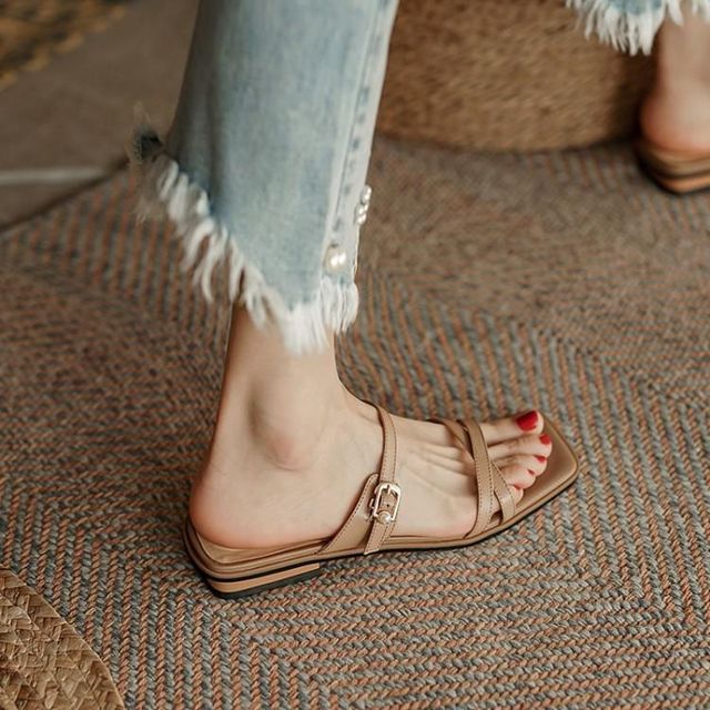 Low-Heel Sandals Toe Square